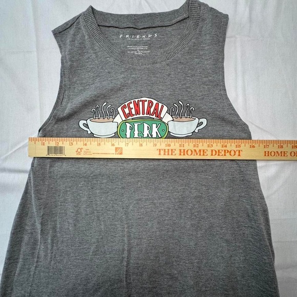 FRIENDS Central Perk Cafe Sleeveless gray tank top - Picture 4 of 6